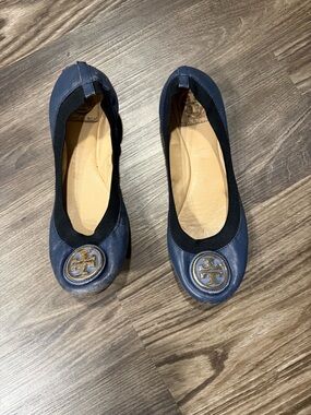 Tory Burch Navy Leather Logo Ballet Flats(very worn)